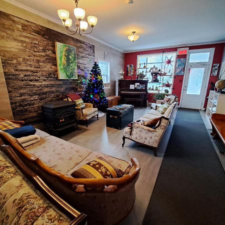 Auberge Jeunesse à Loulou Lévis Extérieur photo