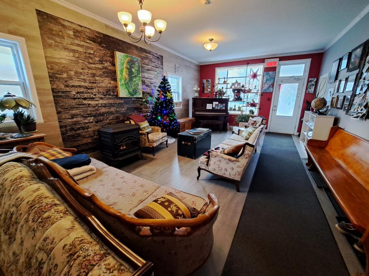 Auberge Jeunesse à Loulou Lévis Extérieur photo