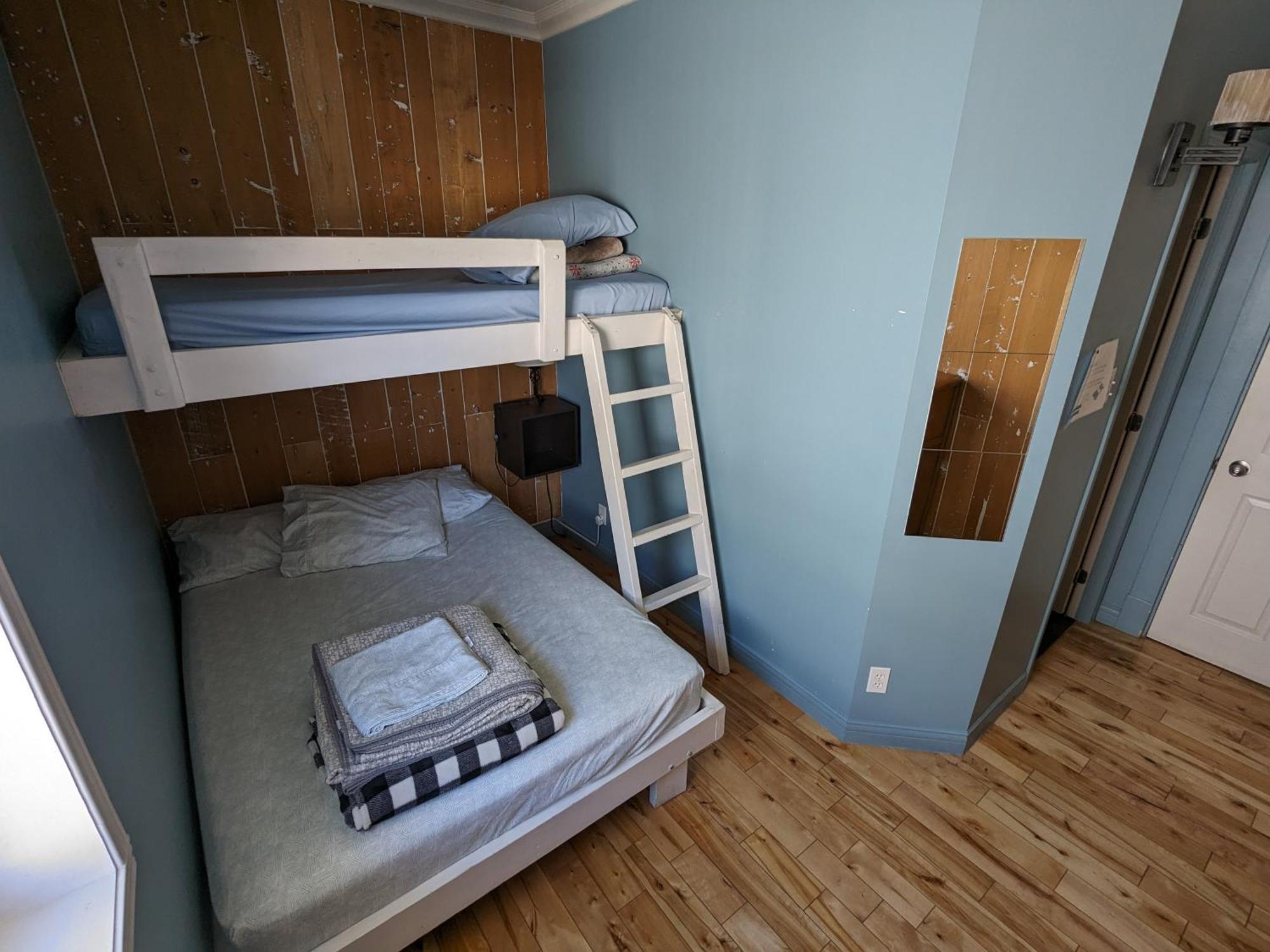 Auberge Jeunesse à Loulou Lévis Extérieur photo
