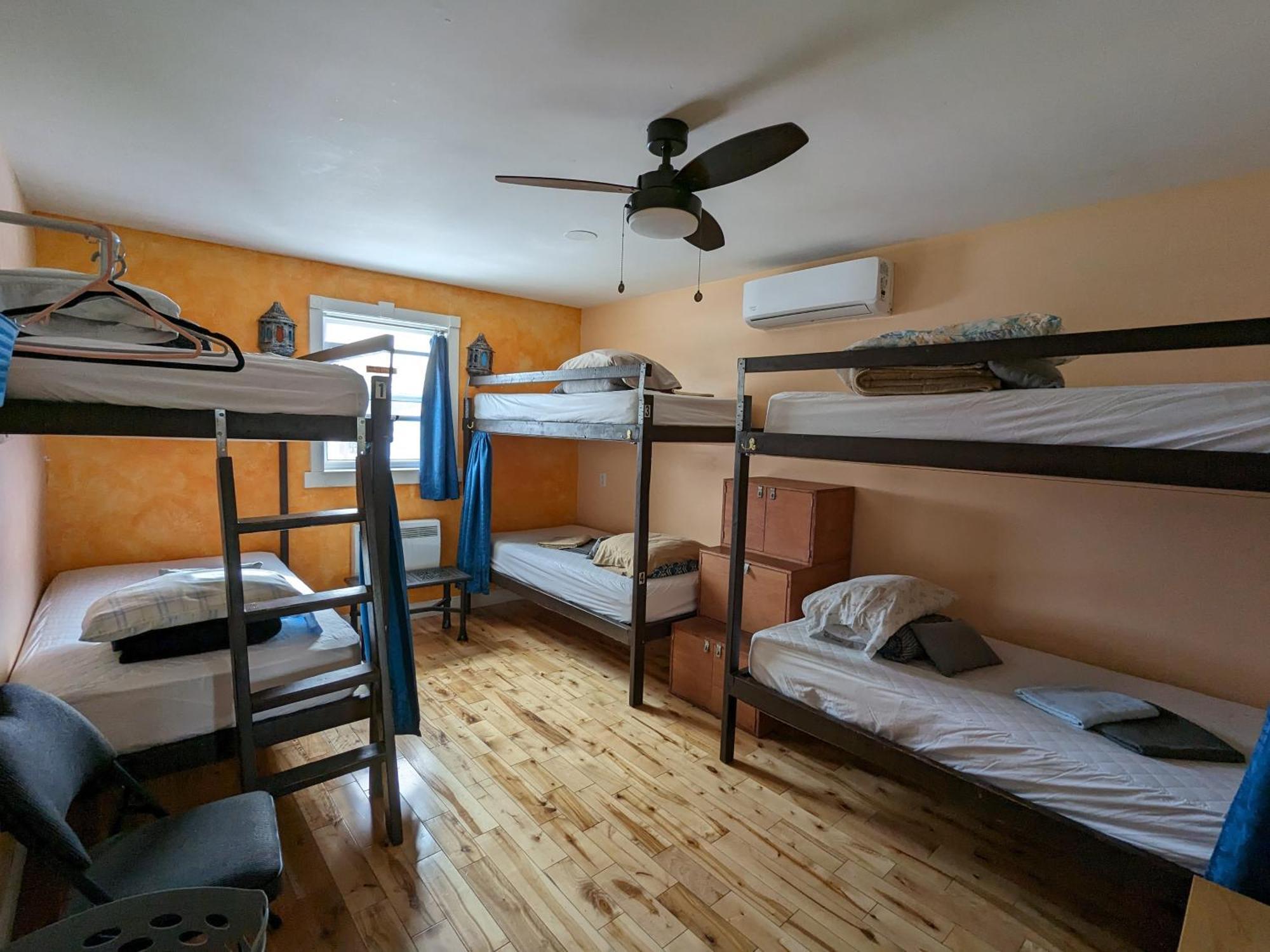 Auberge Jeunesse à Loulou Lévis Extérieur photo