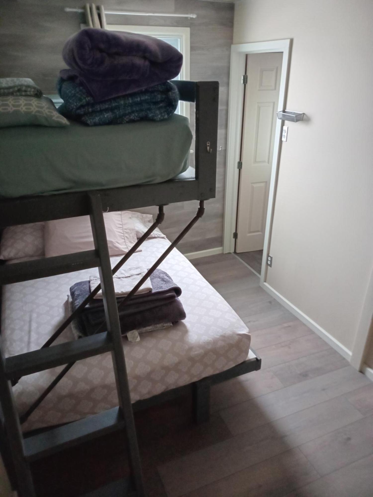 Auberge Jeunesse à Loulou Lévis Chambre photo